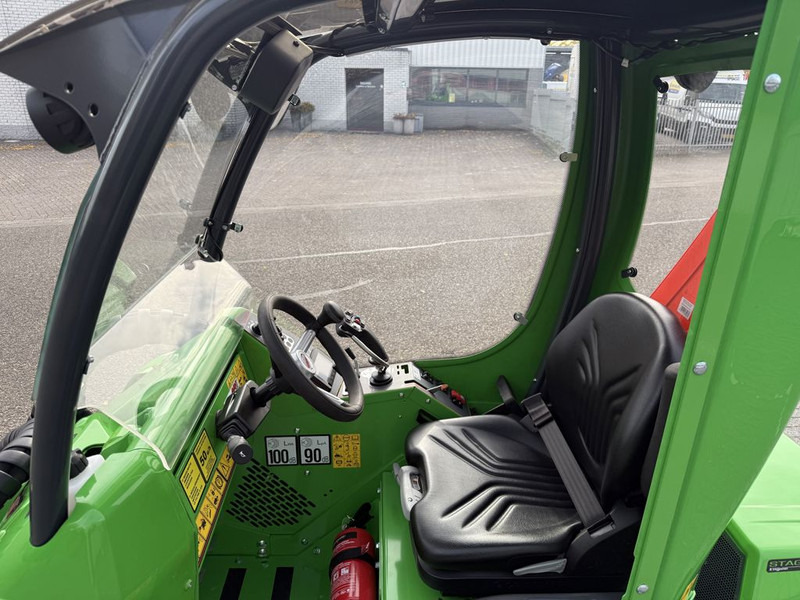 Avant 635i TDS - Gumikerekes homlokrakodó: 5 kép. Avant 635i TDS - Gumikerekes homlokrakodó: 5 kép.