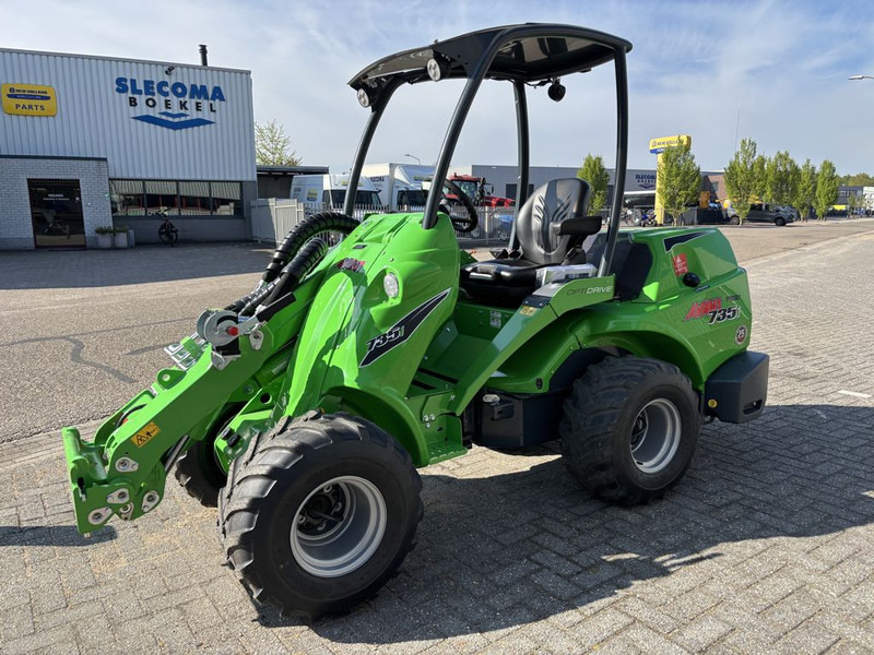 Avant 735i TDL - Gumikerekes homlokrakodó: 1 kép. Avant 735i TDL - Gumikerekes homlokrakodó: 1 kép.