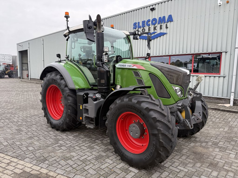 Fendt 720 S4 Vario Profi Plus - Traktor: 4 kép. Fendt 720 S4 Vario Profi Plus - Traktor: 4 kép.