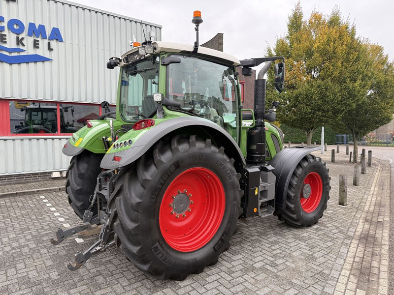 Fendt 720 S4 Vario Profi Plus - Traktor: 3 kép. Fendt 720 S4 Vario Profi Plus - Traktor: 3 kép.