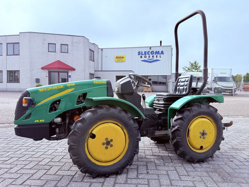 Ferrari VIPAR F30L AR - Traktor: 1 kép. Ferrari VIPAR F30L AR - Traktor: 1 kép.