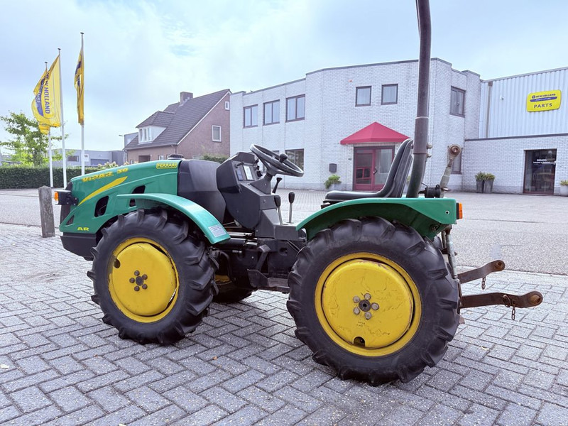 Ferrari VIPAR F30L AR - Traktor: 5 kép. Ferrari VIPAR F30L AR - Traktor: 5 kép.