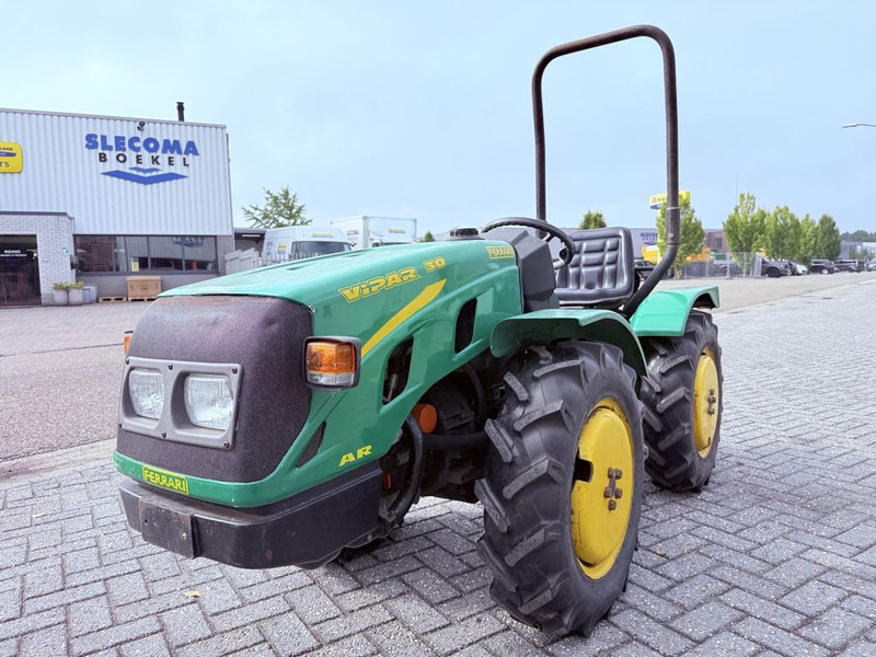 Ferrari VIPAR F30L AR - Traktor: 3 kép. Ferrari VIPAR F30L AR - Traktor: 3 kép.