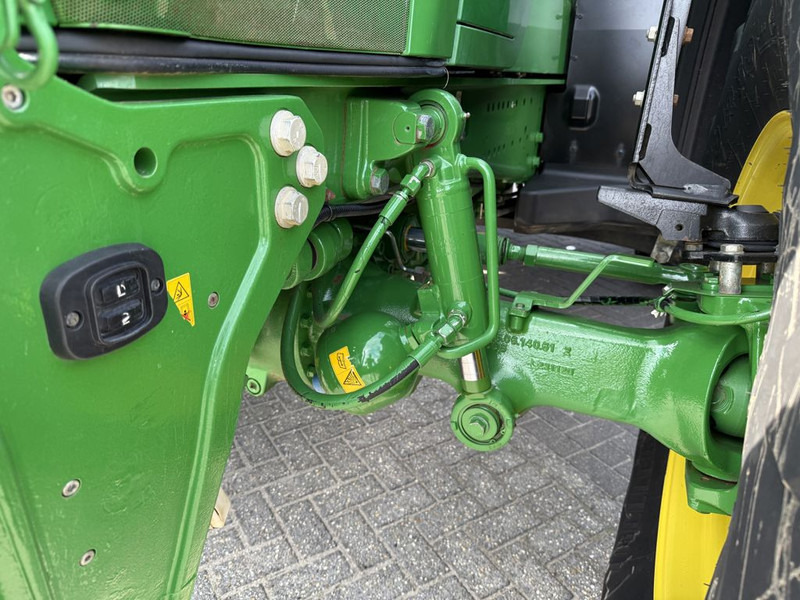 Traktor John Deere 6250R Premium Edition Autopowr: 9 kép. Traktor John Deere 6250R Premium Edition Autopowr: 9 kép.