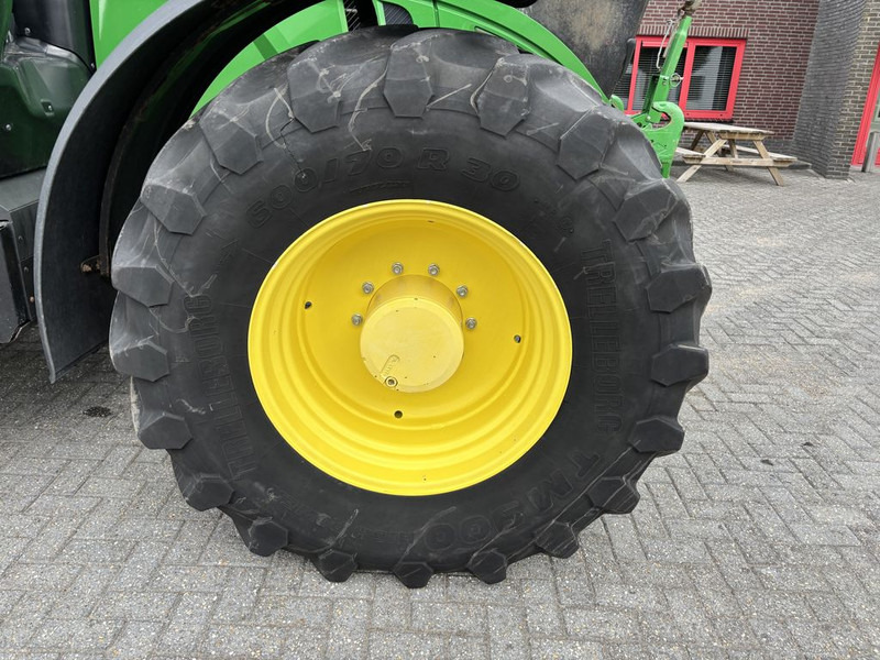 Traktor John Deere 6250R Premium Edition Autopowr: 6 kép. Traktor John Deere 6250R Premium Edition Autopowr: 6 kép.