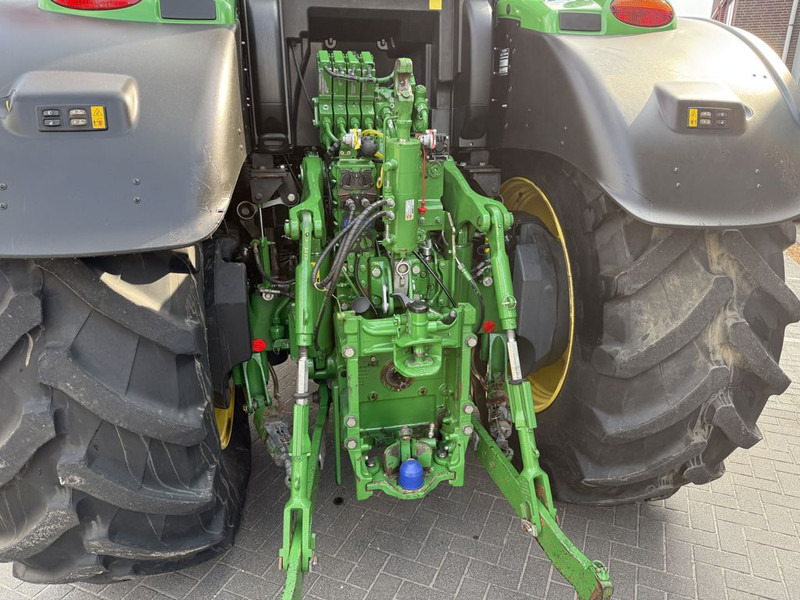 Traktor John Deere 6250R Premium Edition Autopowr: 11 kép. Traktor John Deere 6250R Premium Edition Autopowr: 11 kép.