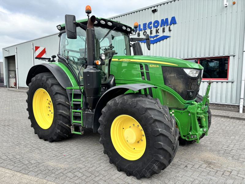 John Deere 6250R Premium Edtition Autopowr - Traktor: 4 kép. John Deere 6250R Premium Edtition Autopowr - Traktor: 4 kép.
