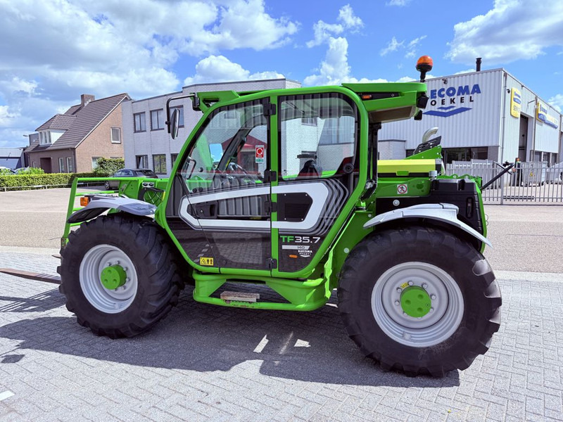 Merlo TF35.7-140 Telehandler - Teleszkópos rakodó: 5 kép. Merlo TF35.7-140 Telehandler - Teleszkópos rakodó: 5 kép.
