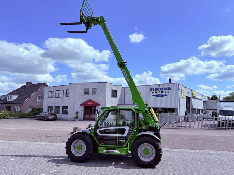 Merlo TF35.7-140 Telehandler - Teleszkópos rakodó: 4 kép. Merlo TF35.7-140 Telehandler - Teleszkópos rakodó: 4 kép.