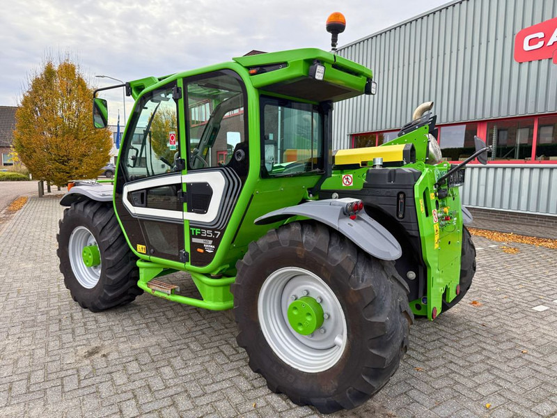 Merlo TF35.7-140 Telehandler - Teleszkópos rakodó: 2 kép. Merlo TF35.7-140 Telehandler - Teleszkópos rakodó: 2 kép.