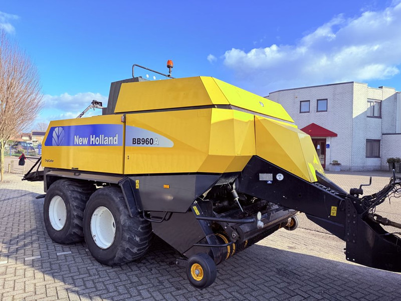 New Holland BB960A CropCutter 120x90 - Mezőgazdasági gépek: 2 kép. New Holland BB960A CropCutter 120x90 - Mezőgazdasági gépek: 2 kép.