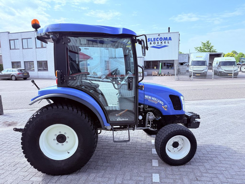 New Holland Boomer 45D Easy Drive - Traktor: 4 kép. New Holland Boomer 45D Easy Drive - Traktor: 4 kép.