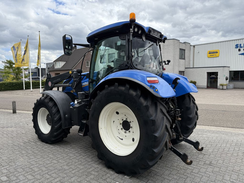 New Holland T6.175 AC T4B - Traktor: 2 kép. New Holland T6.175 AC T4B - Traktor: 2 kép.