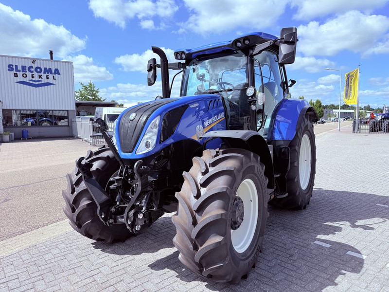 New Holland T6.180 AC Fronthef, - Traktor: 3 kép. New Holland T6.180 AC Fronthef, - Traktor: 3 kép.