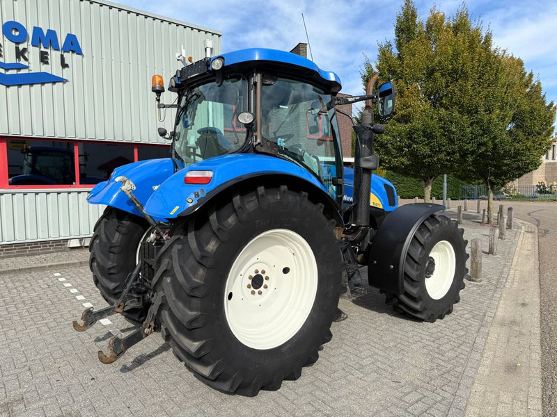 New Holland T6070 Elite - Traktor: 4 kép. New Holland T6070 Elite - Traktor: 4 kép.