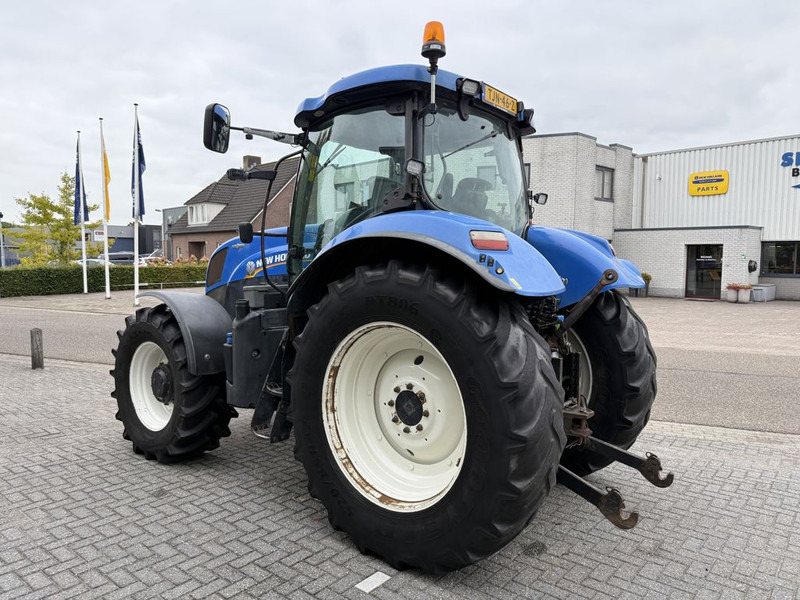 New Holland T7.210 Auto Command - Traktor: 2 kép. New Holland T7.210 Auto Command - Traktor: 2 kép.