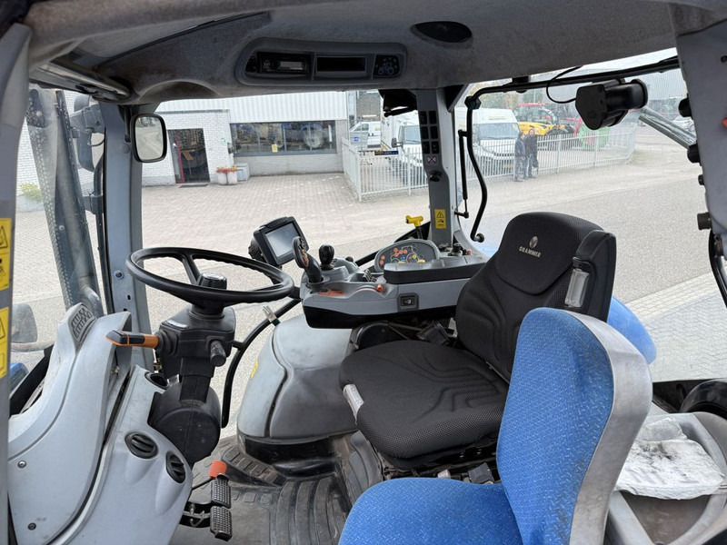 New Holland T7.210 Auto Command - Traktor: 5 kép. New Holland T7.210 Auto Command - Traktor: 5 kép.