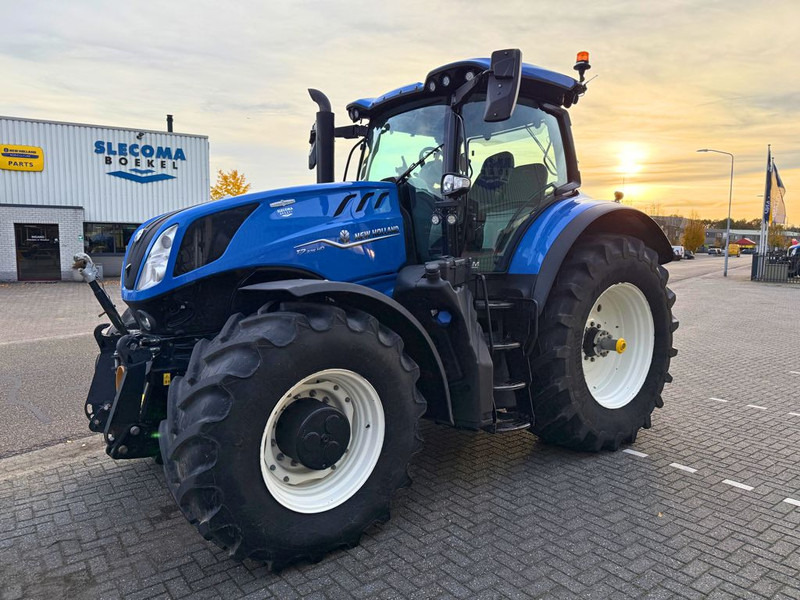 New Holland T7.275HD AC Stage V New Gen - Traktor: 1 kép. New Holland T7.275HD AC Stage V New Gen - Traktor: 1 kép.