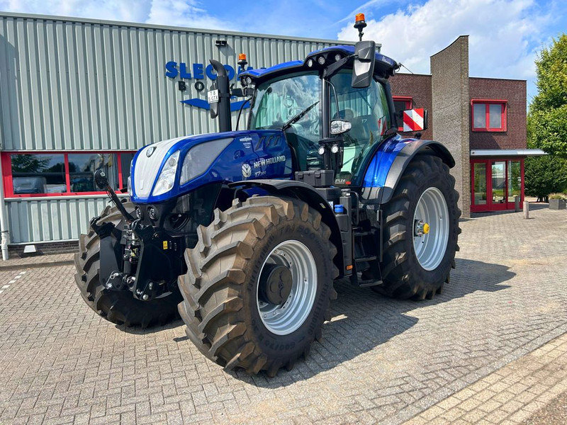 New Holland T7.300 AC New Gen Blue Power DEMO - Traktor: 1 kép. New Holland T7.300 AC New Gen Blue Power DEMO - Traktor: 1 kép.