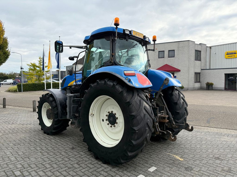 New Holland T7040 Power Command - Traktor: 2 kép. New Holland T7040 Power Command - Traktor: 2 kép.