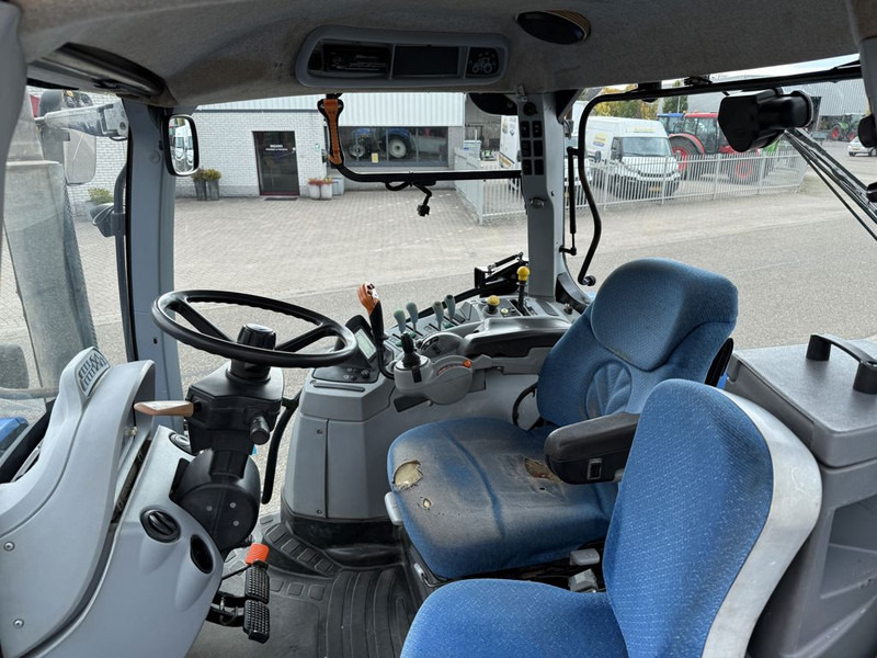 New Holland T7040 Power Command - Traktor: 5 kép. New Holland T7040 Power Command - Traktor: 5 kép.