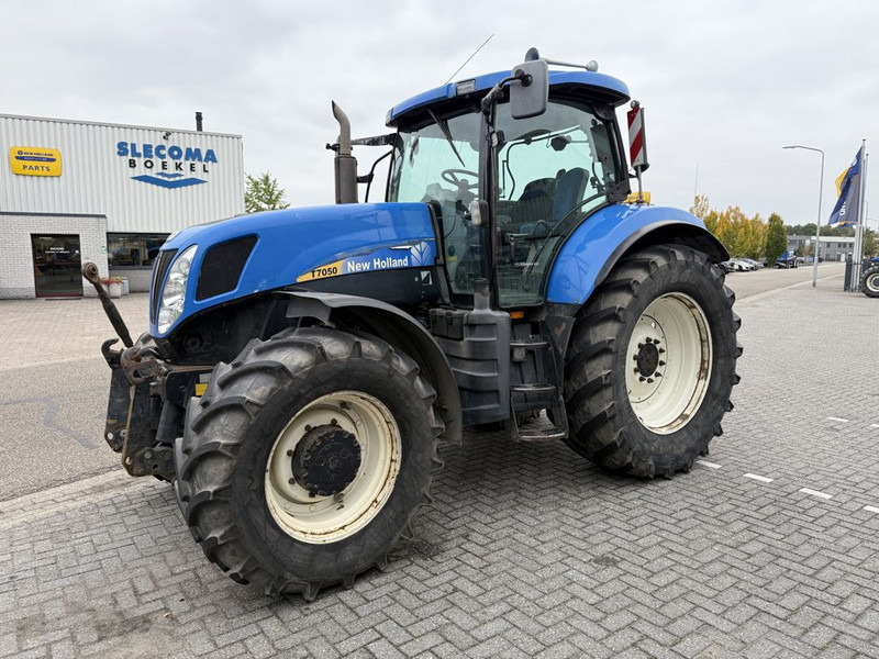 New Holland T7050 Power Command - Traktor: 1 kép. New Holland T7050 Power Command - Traktor: 1 kép.