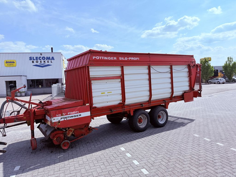 Pottinger SW102 Opraapwagen - Önjáró szecskázógép: 1 kép. Pottinger SW102 Opraapwagen - Önjáró szecskázógép: 1 kép.