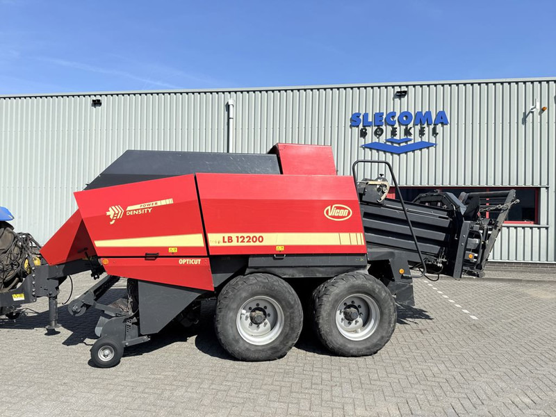 Vicon LB12200 Big Baler - Kocka bálázó: 2 kép. Vicon LB12200 Big Baler - Kocka bálázó: 2 kép.