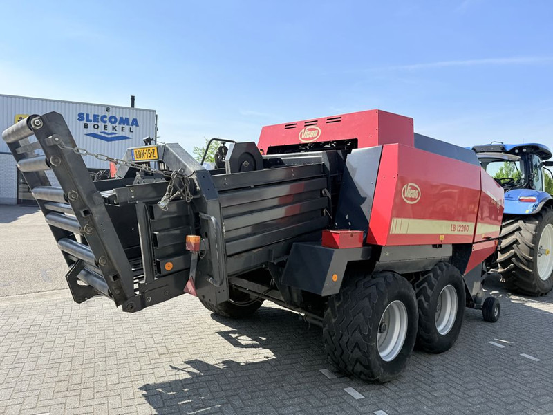 Vicon LB12200 Big Baler - Kocka bálázó: 4 kép. Vicon LB12200 Big Baler - Kocka bálázó: 4 kép.