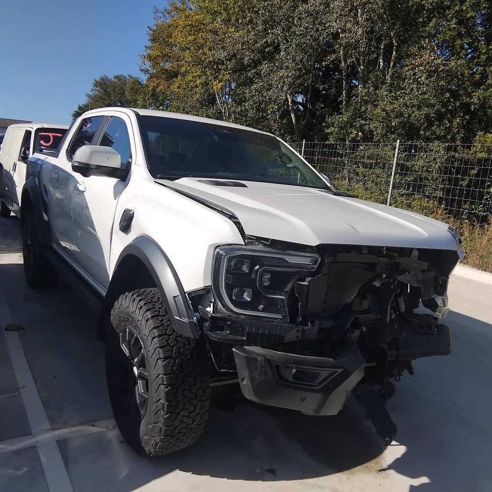 FORD RANGER RAPTOR - Pickup: 2 kép. FORD RANGER RAPTOR - Pickup: 2 kép.