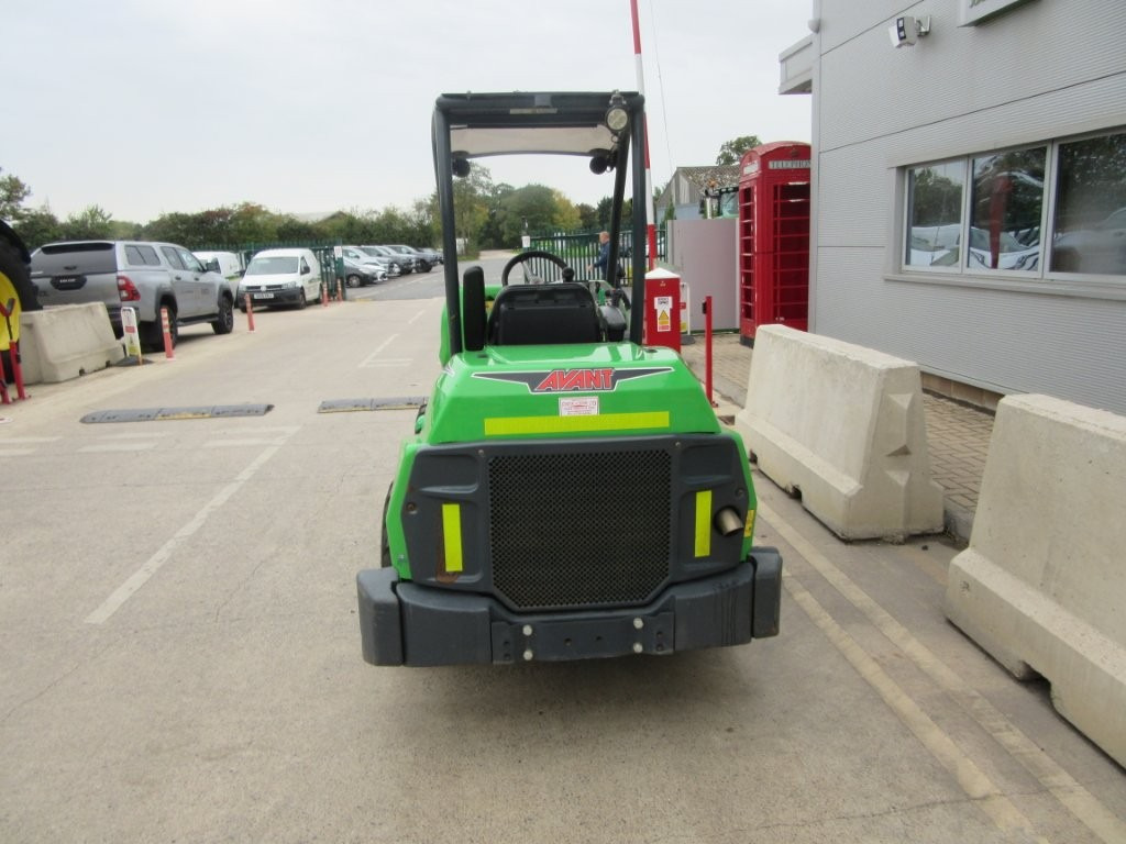 AVANT 755I LOADER - Derékcsuklós rakodó: 5 kép. AVANT 755I LOADER - Derékcsuklós rakodó: 5 kép.