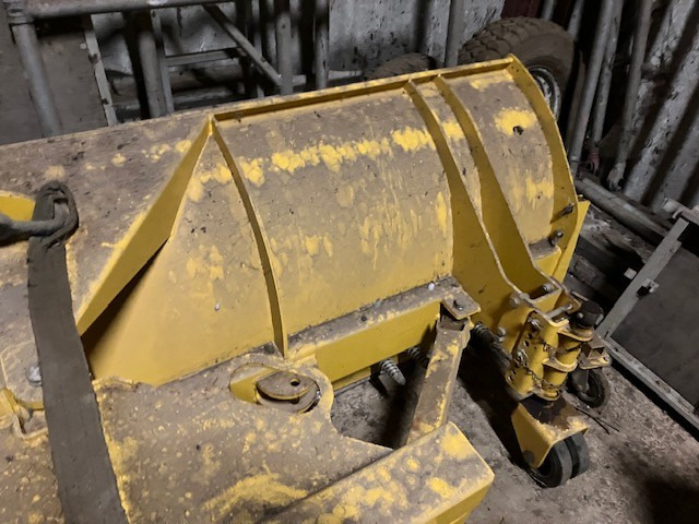 Vale Front Mounted Snow Blade/Plough - Adapterek: 5 kép. Vale Front Mounted Snow Blade/Plough - Adapterek: 5 kép.