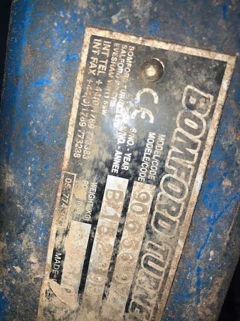BOMFORD FALCON 5.5 - Rézsűkasza: 3 kép. BOMFORD FALCON 5.5 - Rézsűkasza: 3 kép.