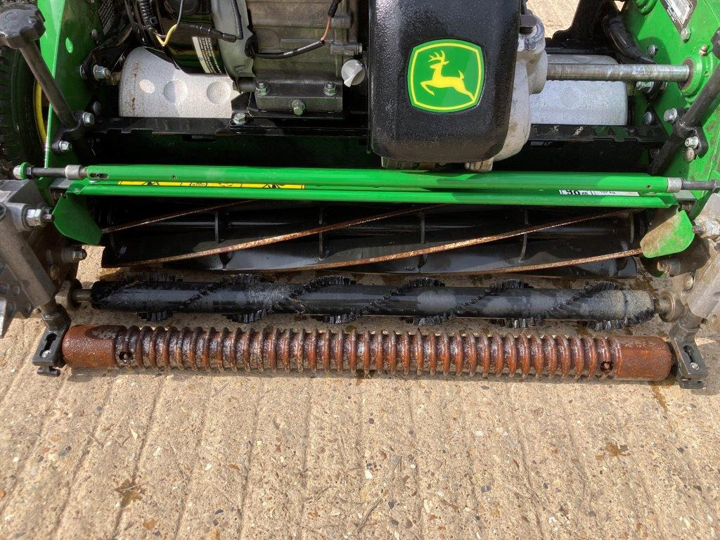 John Deere 260SL pedestrian Tees mower - Kerti fűkasza: 5 kép. John Deere 260SL pedestrian Tees mower - Kerti fűkasza: 5 kép.
