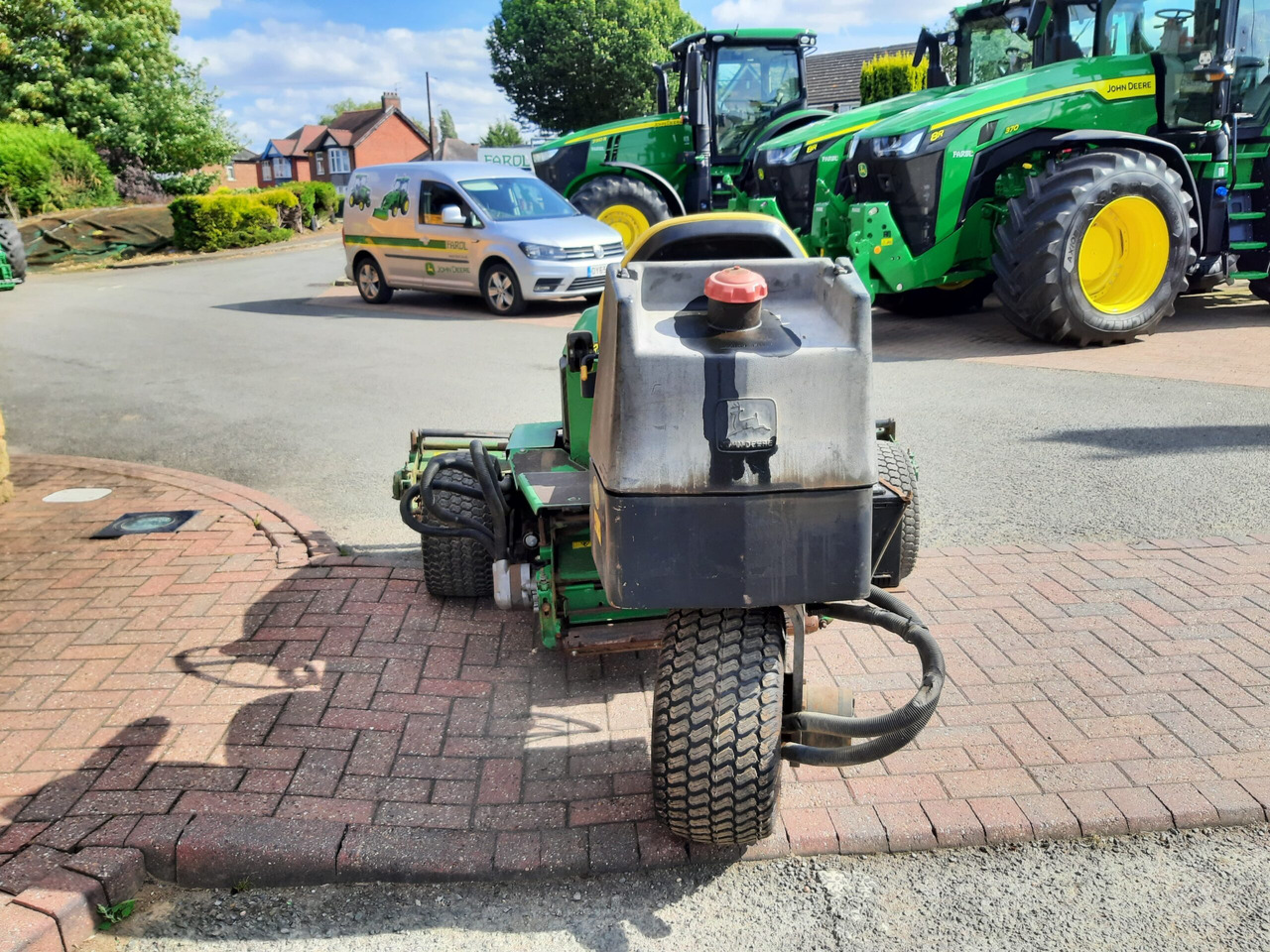 John Deere 2653A utility triple mower - Kerti fűkasza: 4 kép. John Deere 2653A utility triple mower - Kerti fűkasza: 4 kép.