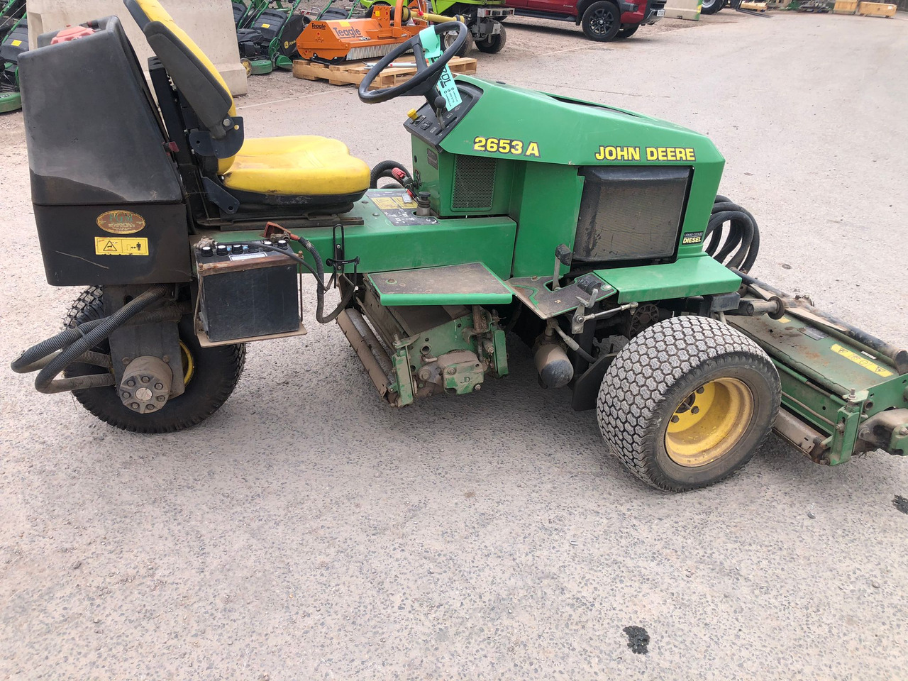 John Deere 2653A utility triple mower - Kerti fűkasza: 5 kép. John Deere 2653A utility triple mower - Kerti fűkasza: 5 kép.