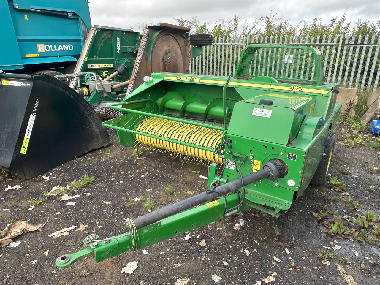 John Deere 459 baler - Kocka bálázó: 4 kép. John Deere 459 baler - Kocka bálázó: 4 kép.