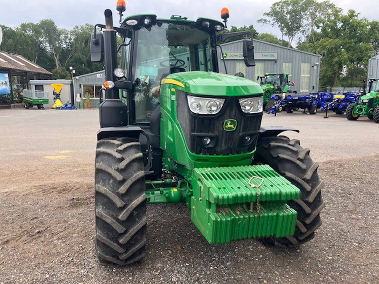 John Deere 6145M - Traktor: 3 kép. John Deere 6145M - Traktor: 3 kép.
