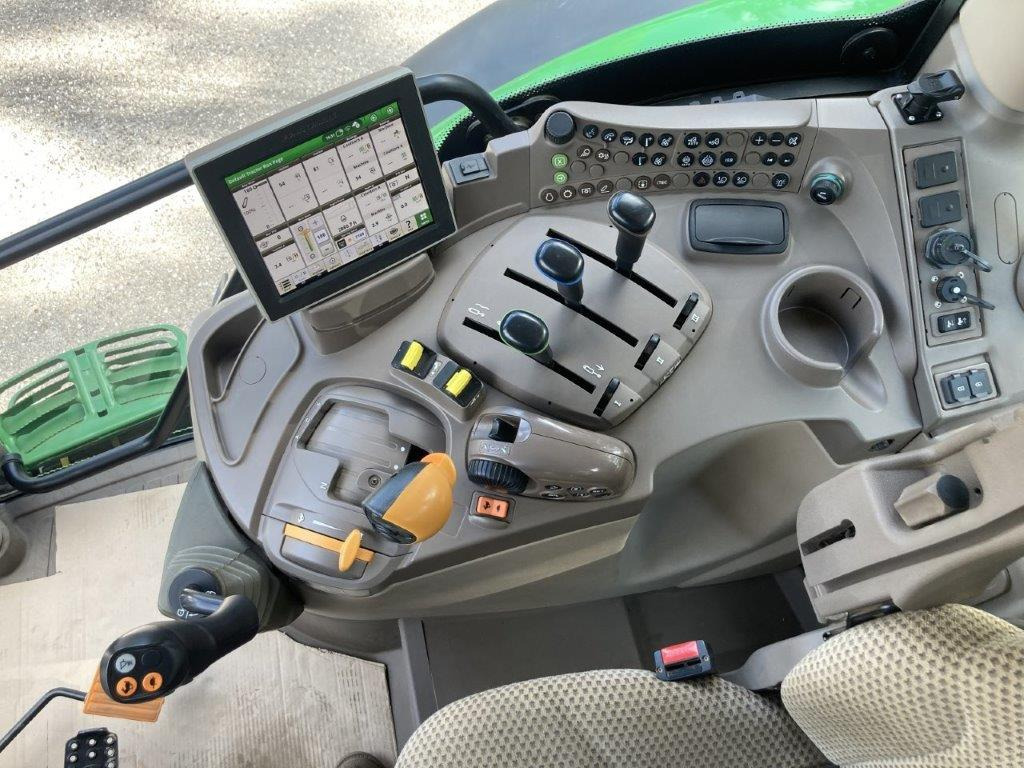 John Deere 6175R - Traktor: 5 kép. John Deere 6175R - Traktor: 5 kép.