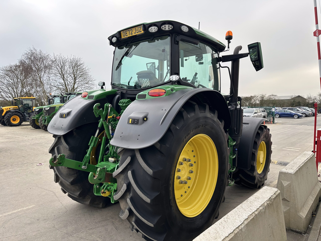 John Deere 6R 215 - Traktor: 5 kép. John Deere 6R 215 - Traktor: 5 kép.