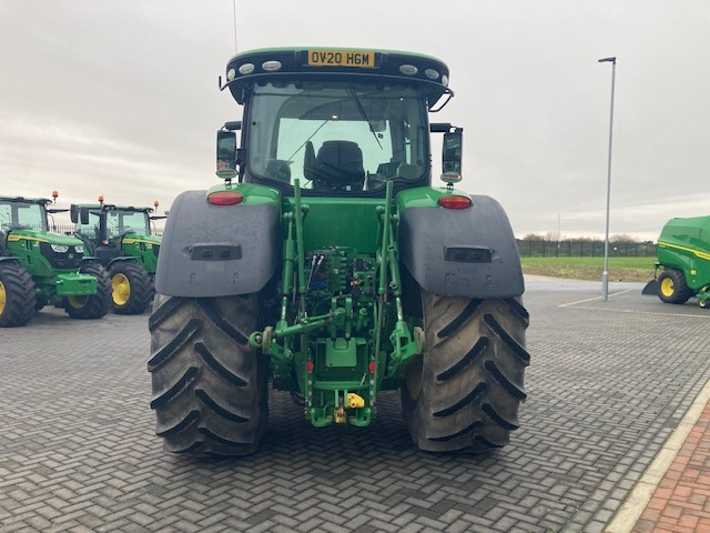John Deere 7310R - Traktor: 5 kép. John Deere 7310R - Traktor: 5 kép.