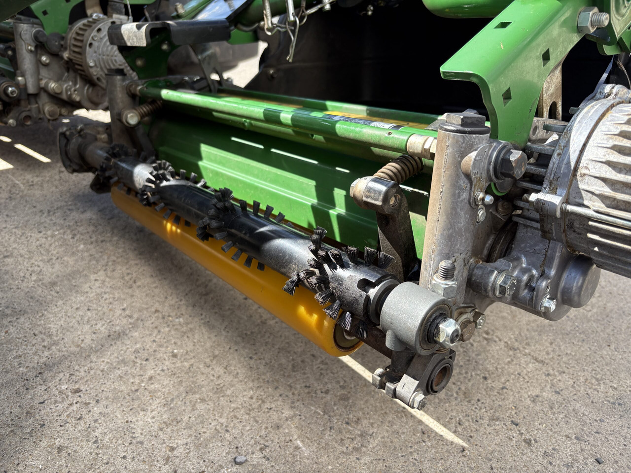 John Deere 7500A E-Cut - Kerti fűkasza: 5 kép. John Deere 7500A E-Cut - Kerti fűkasza: 5 kép.
