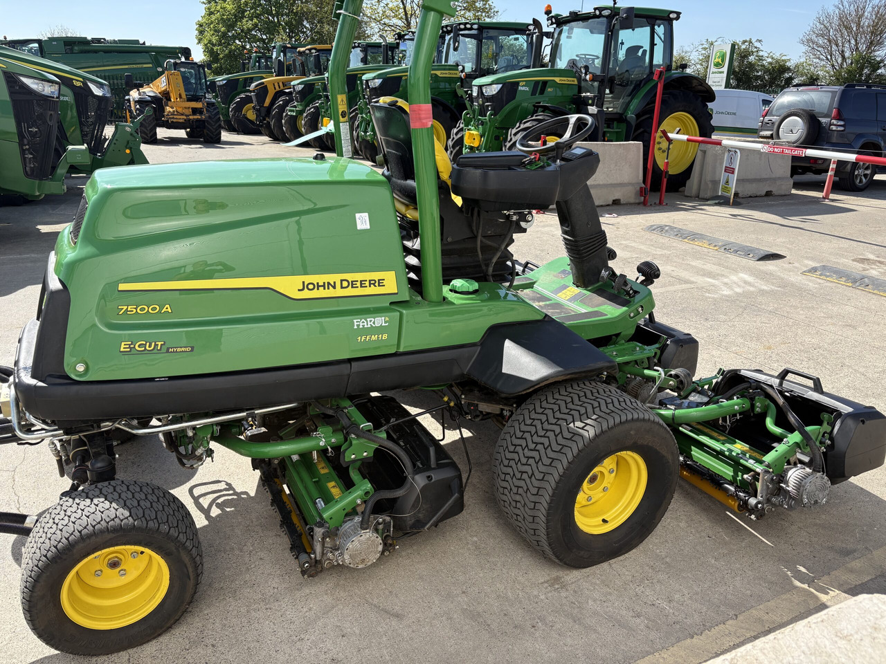 John Deere 7500A E-Cut - Kerti fűkasza: 3 kép. John Deere 7500A E-Cut - Kerti fűkasza: 3 kép.