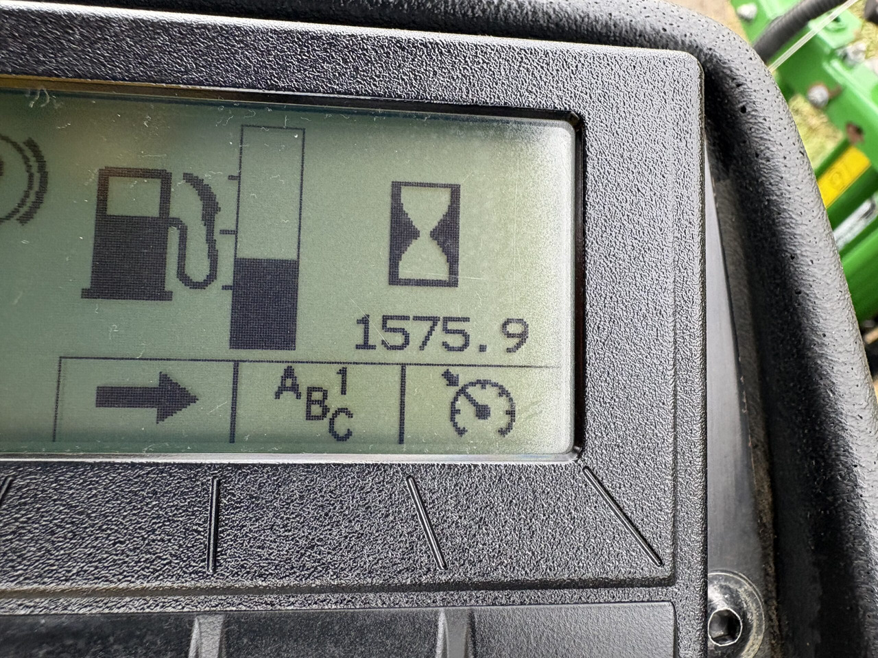 John Deere 7500AE Fairway Mower - Kerti fűkasza: 5 kép. John Deere 7500AE Fairway Mower - Kerti fűkasza: 5 kép.