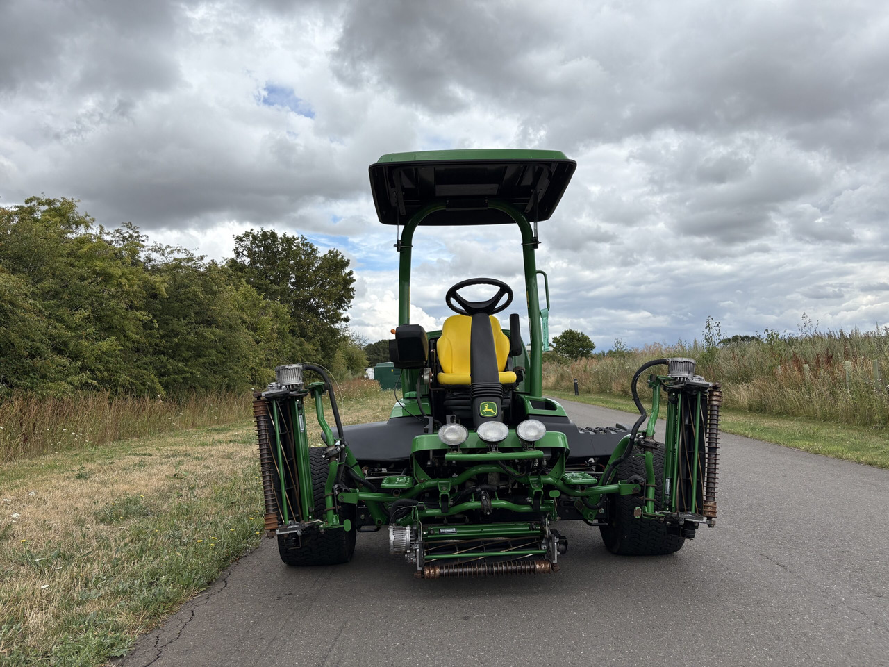 John Deere 7500AE Fairway Mower - Kerti fűkasza: 2 kép. John Deere 7500AE Fairway Mower - Kerti fűkasza: 2 kép.
