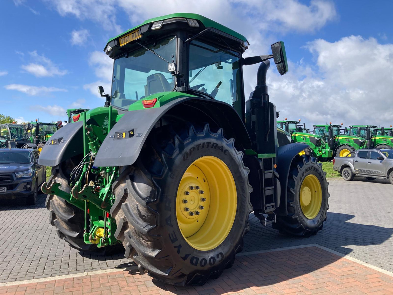 John Deere 7R 310 - Traktor: 3 kép. John Deere 7R 310 - Traktor: 3 kép.
