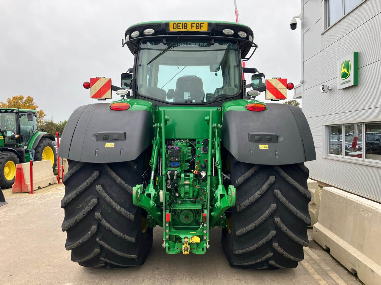 John Deere 8400R - Traktor: 4 kép. John Deere 8400R - Traktor: 4 kép.