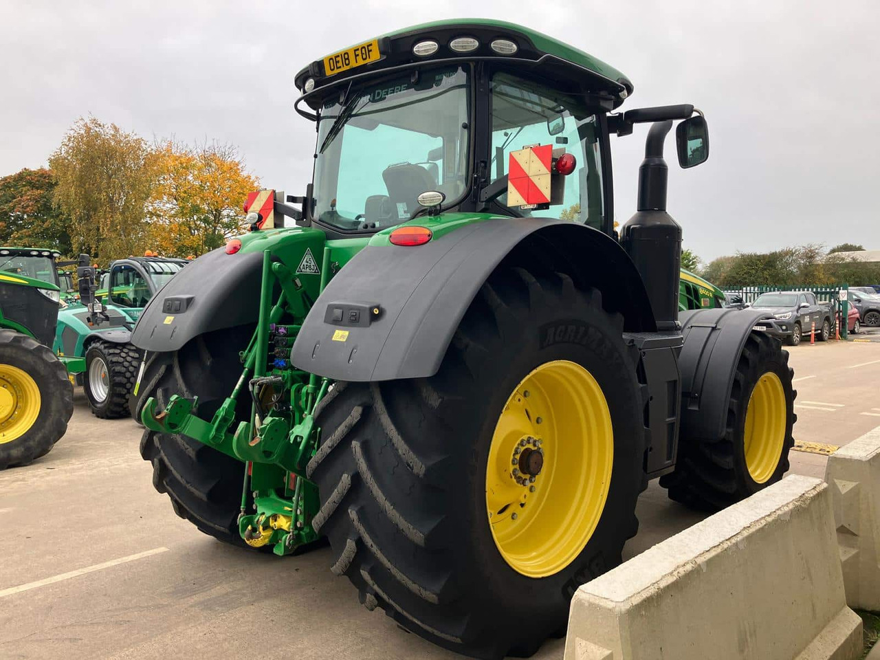 John Deere 8400R - Traktor: 5 kép. John Deere 8400R - Traktor: 5 kép.