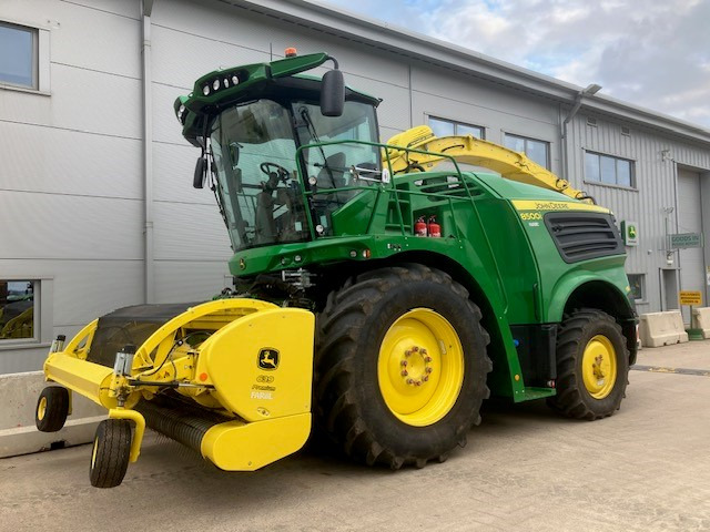 John Deere 8500i - Önjáró szecskázógép: 1 kép. John Deere 8500i - Önjáró szecskázógép: 1 kép.