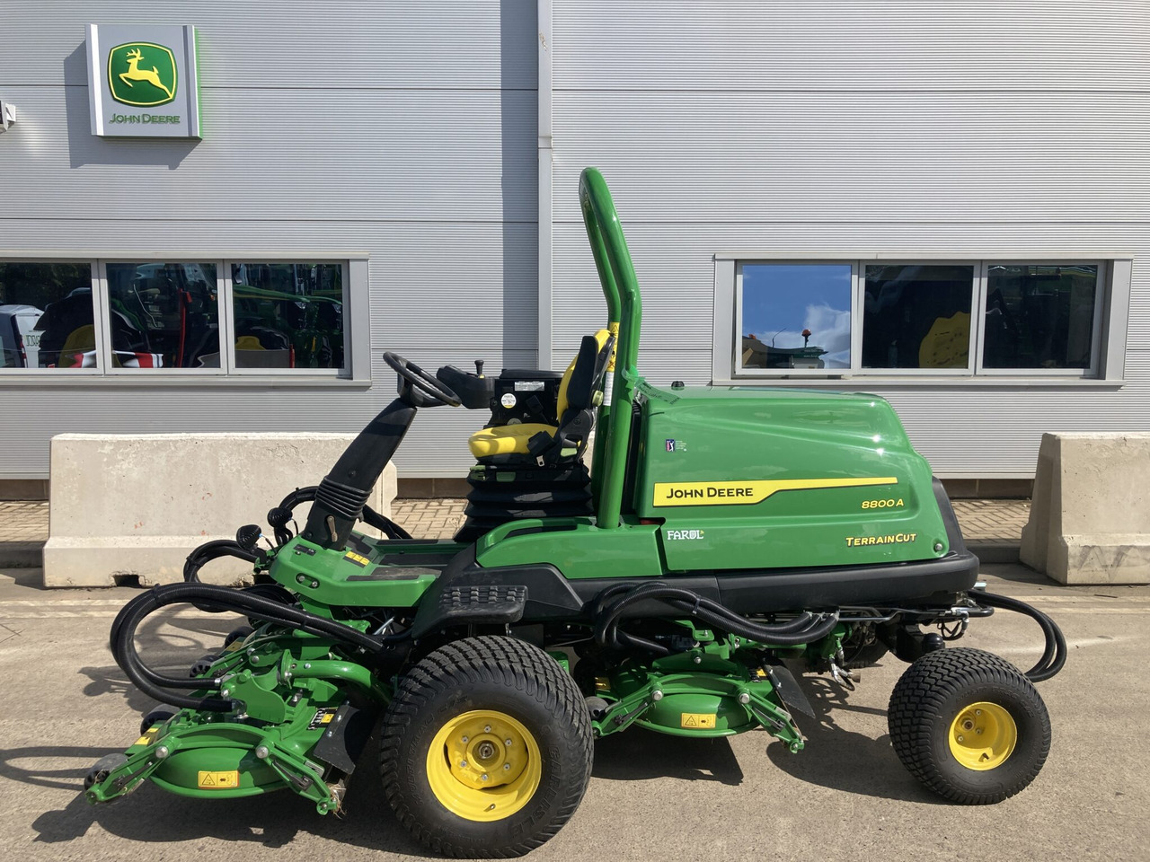 John Deere 8800A 5 pod rotary mower - Kerti fűkasza: 2 kép. John Deere 8800A 5 pod rotary mower - Kerti fűkasza: 2 kép.